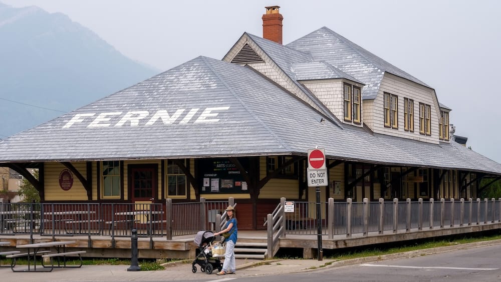 Calgary to Fernie private transfer mountain route