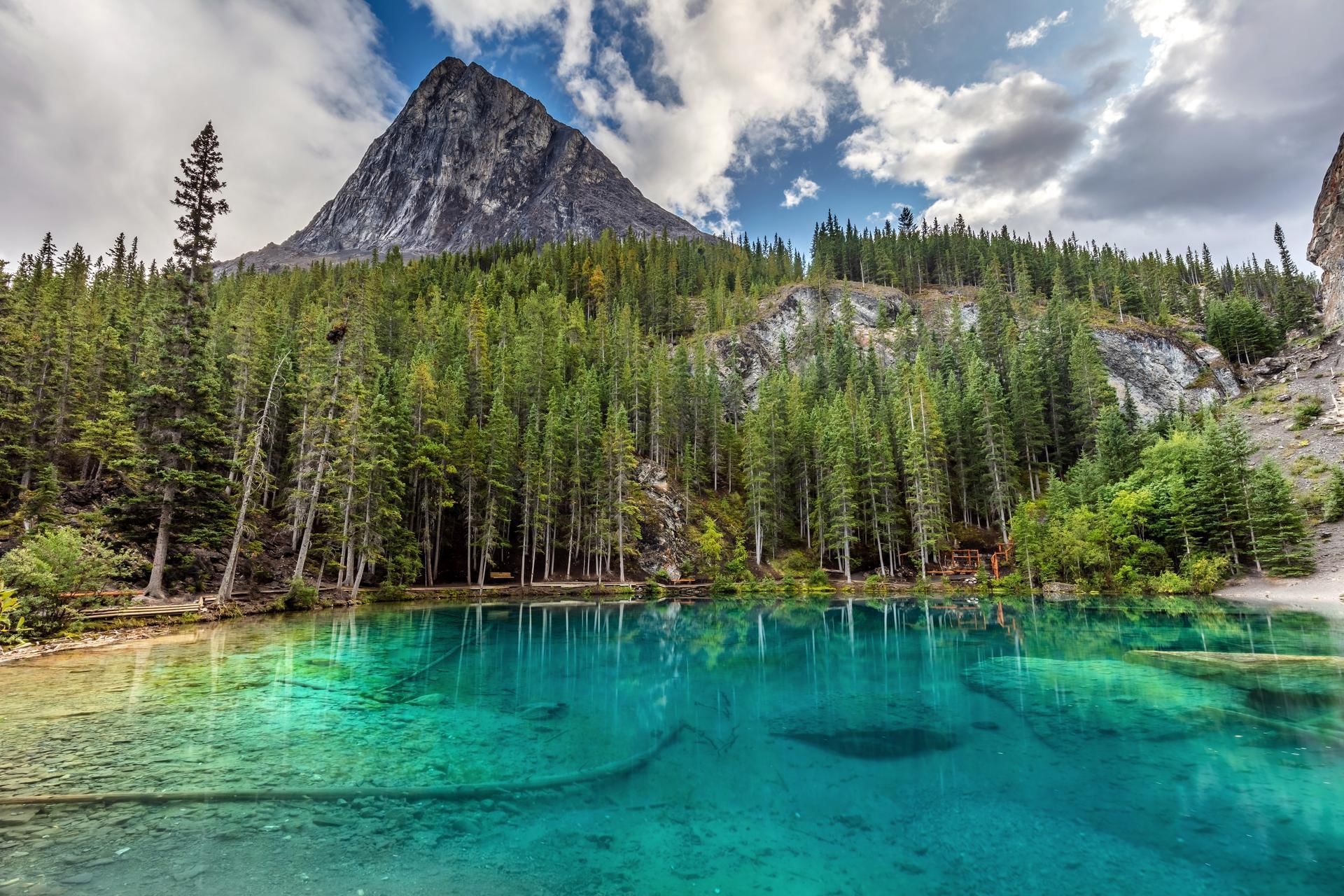 Grassi Lakes turquoise water and cliffs near Canmore