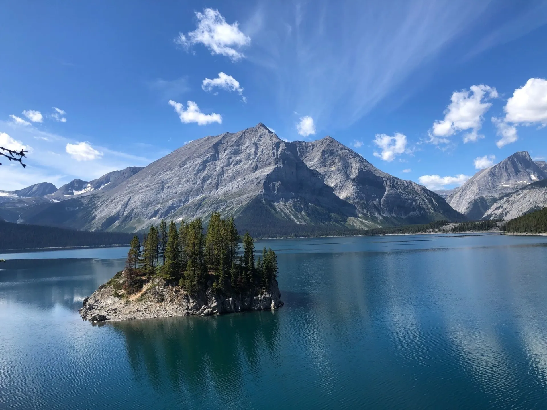 Calgary to Kananaskis private transfer — Red Mile Limousine luxury SUV service