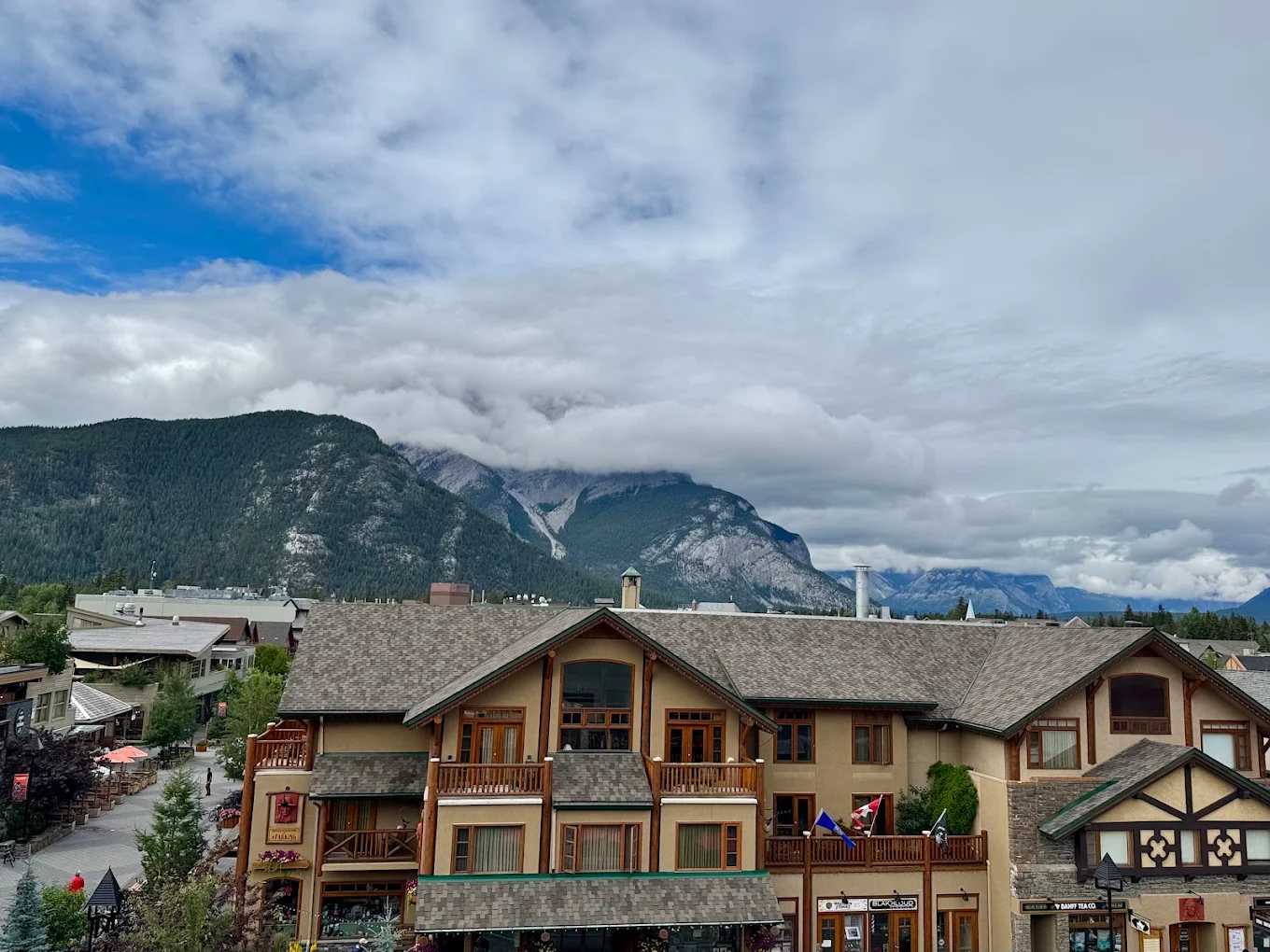 Brewster Mountain Lodge exterior, downtown Banff