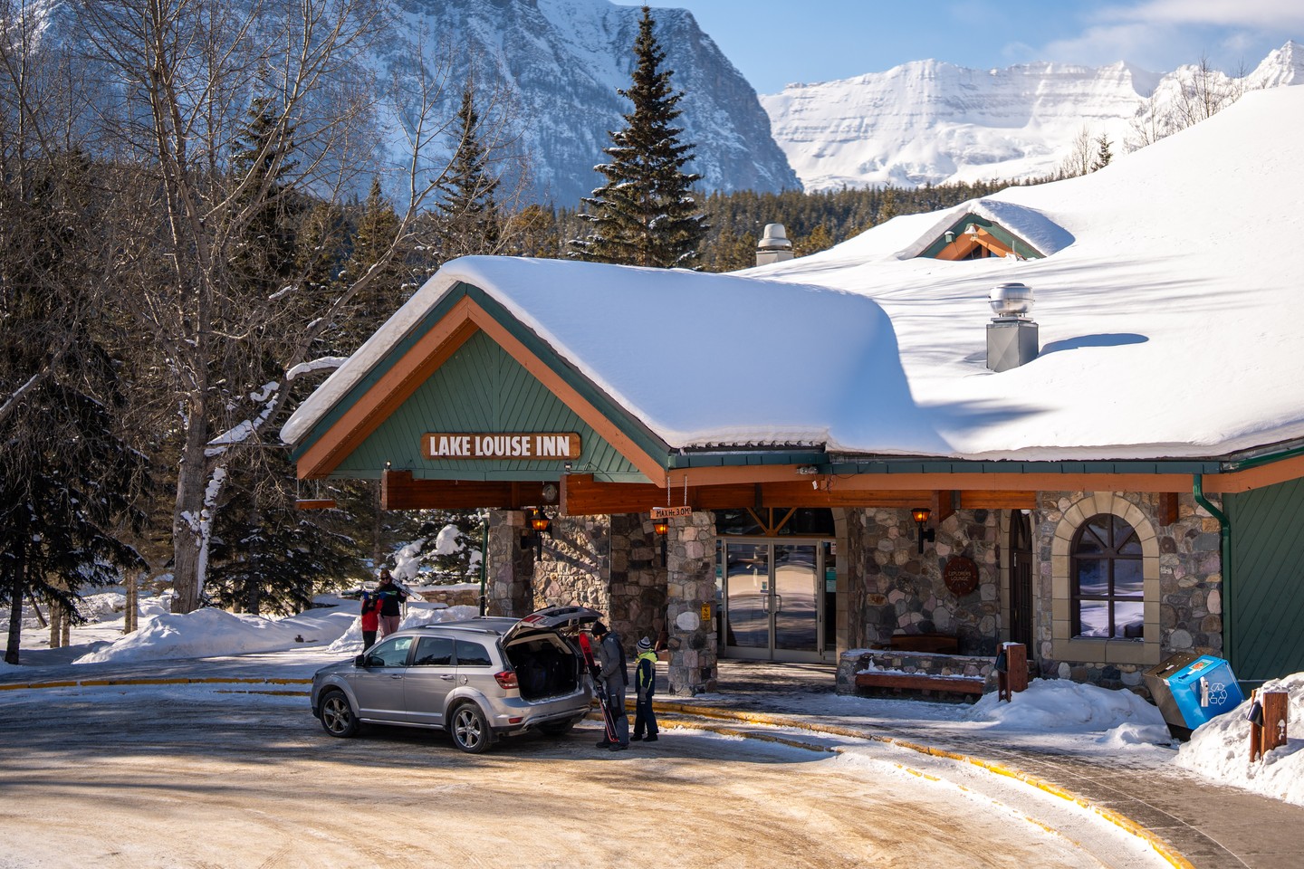 Lake Louise Inn transportation from Calgary Airport